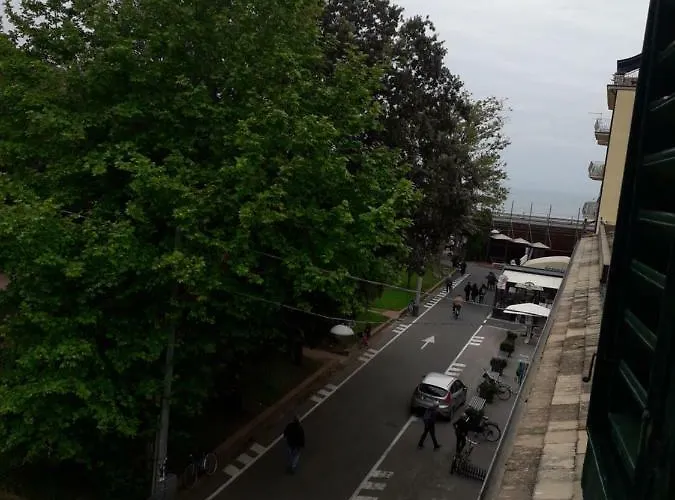 Πανσιόν Dora Aurea